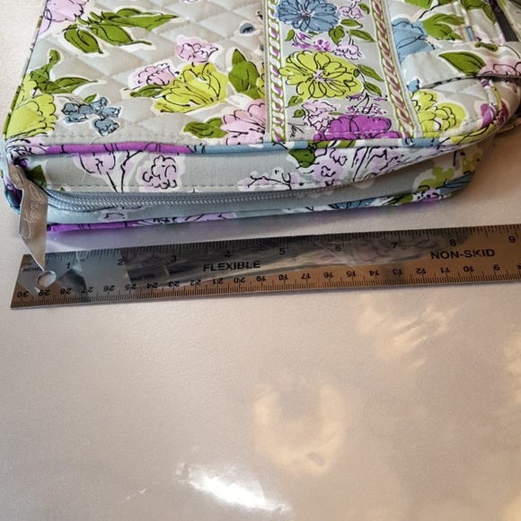 SALE: NEW Vera Bradley NEW Bag, Ognzr. Unused. - Picture 7 of 8